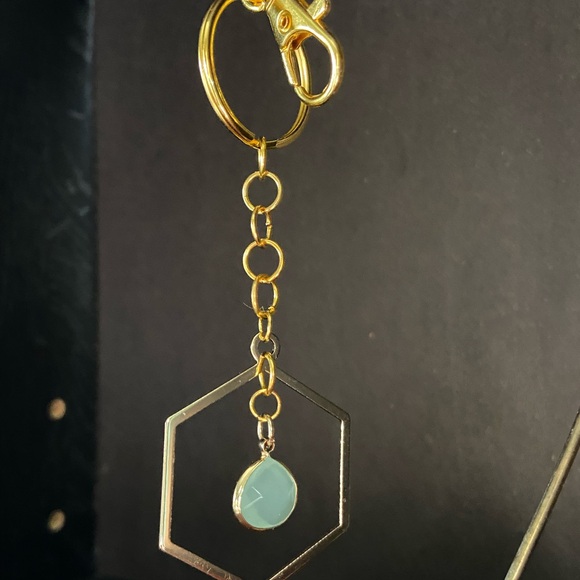 Handcrafted Keychain - Light Green Stone - Picture 4 of 10